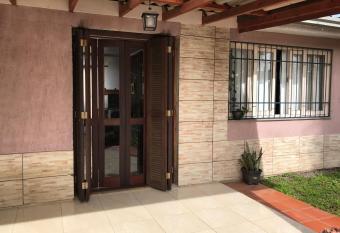 Residencia Cardoso has Balcony rooms