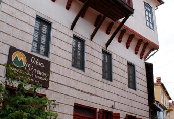 House Mitsiou Traditional Inn allows 18 year olds to book a room