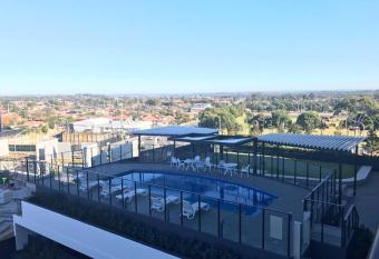 Luxury Apt with 2BR plus 2Bath has rooms with a private hot tub