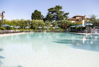 Hotel Villa Maria has Balcony rooms