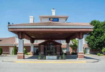 Comfort Inn & Suites allows 18 year olds to book a room