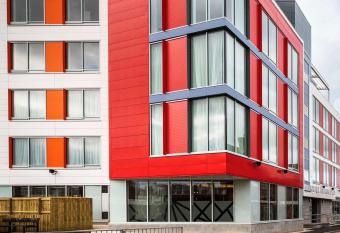 Mercure Bridgwater allows 18 year olds to book a room