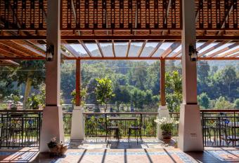 Tippaya Villa has Balcony rooms