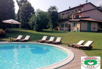 Casa Violetta B&B has Balcony rooms