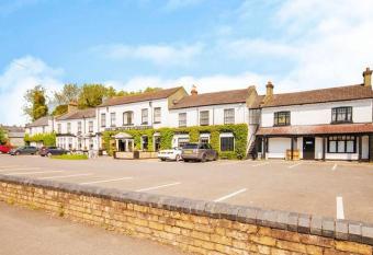 The Bridge Hotel allows 18 year olds to book a room
