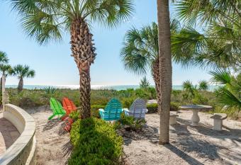 Casey Key Retreat has Balcony rooms