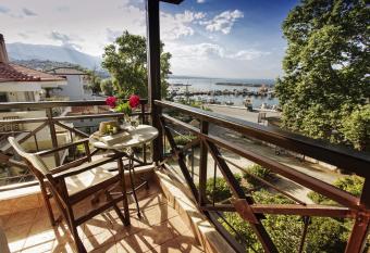 Hotel Morfeas has Balcony rooms