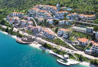 Boka Gardens Seaside Resort allows 18 year olds to book a room