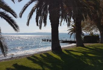 Hotel Eden Sul Lago allows 18 year olds to book a room