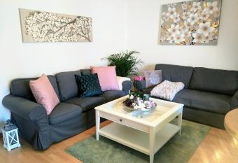 Ferienwohnung Nordwind allows 18 year olds to book a room