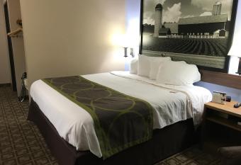 Super 8 by Wyndham Omaha/West Dodge has Smoking rooms