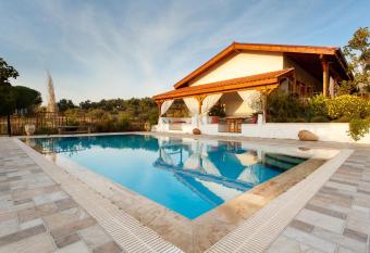 Ionia Guest House allows 18 year olds to book a room