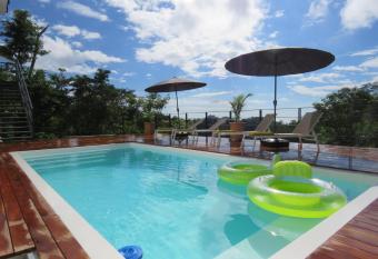 La Maison Blanche allows 18 year olds to book a room