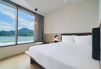 CHECK Inn Express New Taipei Tamsui allows 18 year olds to book a room