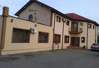 Pensiunea SENA Focsani allows 18 year olds to book a room