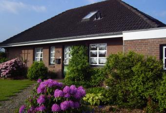 Freesenkoog allows 18 year olds to book a room