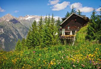 Hotel Chalet Il Capricorno allows 18 year olds to book a room