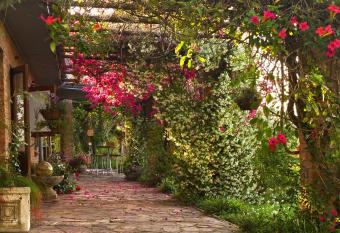 Gerald s Gift Guest House has Balcony rooms