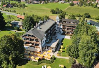 Hotel Sch  nruh has Balcony rooms