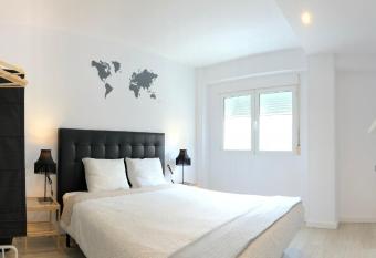 Ruzafa Rooms allows 18 year olds to book a room