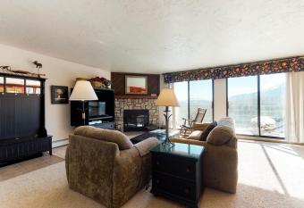 Buffalo Ridge has Balcony rooms