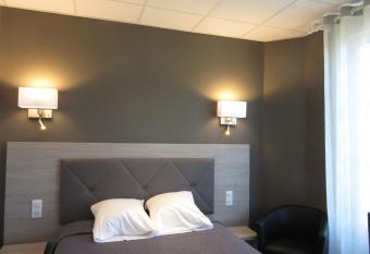 Hotel de la Londaine allows 18 year olds to book a room