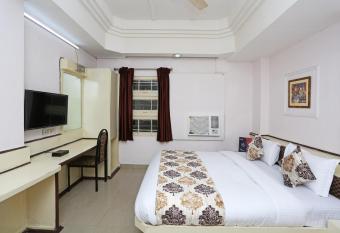 OYO Hotel Midtown allows 18 year olds to book a room