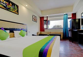 Itsy By Treebo - Southend has Smoking rooms