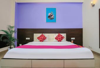 OYO 10020 Golf Stays allows 18 year olds to book a room