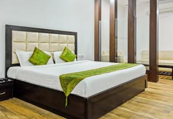 Treebo Trend Red Petal Jalandhar allows 18 year olds to book a room