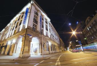 Royal Hotel - Urban Living allows 18 year olds to book a room