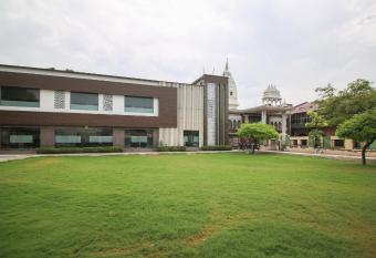 Yashogopal Resortico allows 18 year olds to book a room