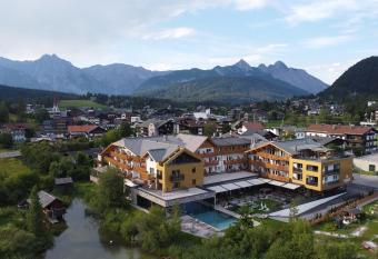 Hotel Seespitz Seefeld Superior has Balcony rooms