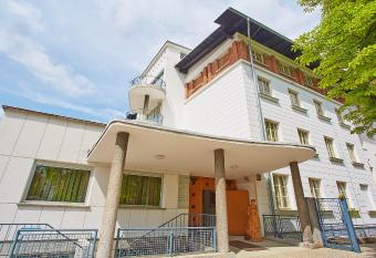 Saint Ignatius Retreat House allows 18 year olds to book a room