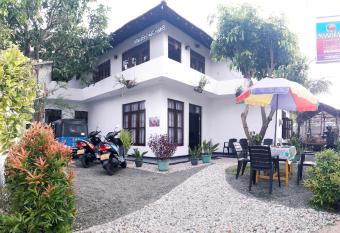 MrMango Weligama has Balcony rooms