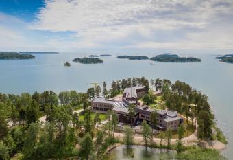 Hotel Hanasaari allows 18 year olds to book a room