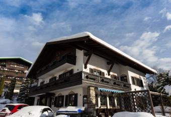 DEVA Hotel Kaiserblick has Balcony rooms