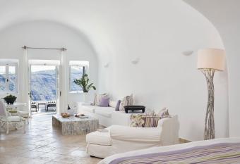 San Antonio - Small Luxury Hotels of the World allows 18 year olds to book a room