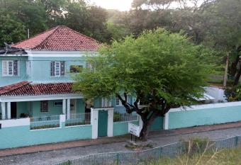 Apt s Sitio Do Carmo allows 18 year olds to book a room