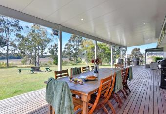 Glandore Estate Homestead has Balcony rooms