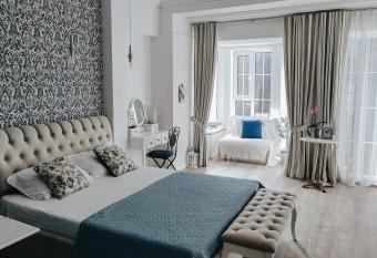 Dom Rabinovicha has Balcony rooms