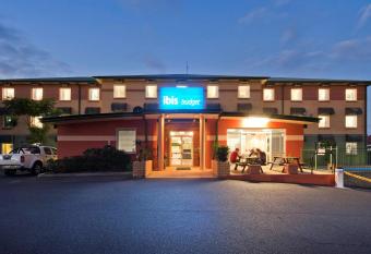ibis Budget Coffs Harbour allows 18 year olds to book a room