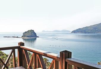 oneday in geoje has Balcony rooms