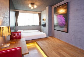 Material has Balcony rooms