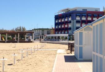 Astoria has Balcony rooms