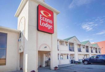 Econolodge Edson allows 18 year olds to book a room