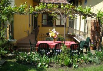 Casa Mario Lupo - Apartments and Rooms has Balcony rooms