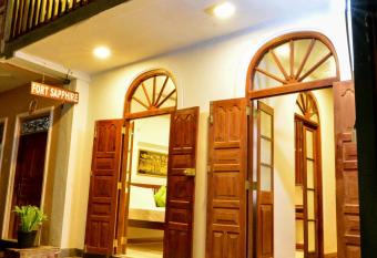 Fort Sapphire has Balcony rooms