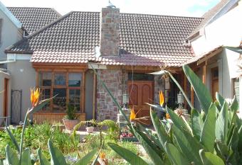 403 Main Road Apartments has Balcony rooms