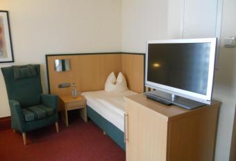 Apartments Aschheim allows 18 year olds to book a room